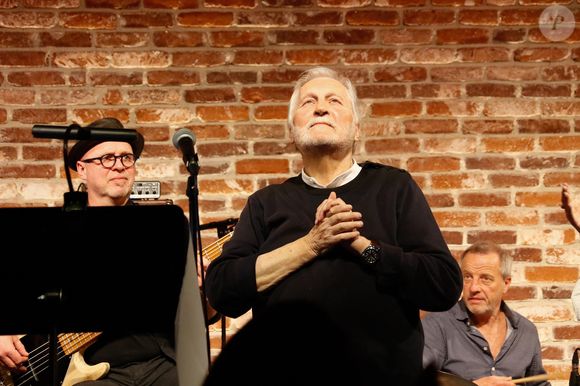 Exclusif - Jean-Jacques Debout - Dernier tour de chant de Jean-Jacques Debout au club "Le Bal Blomet " à Paris le 22 mars 2025. Jean-Jacques Debout, qui nous a écrit de si belles chansons, interpète un mélange de ses anciens succès de et de nouvelles compostions "Au Revoir Mais Pas Adieu", dont une consacrée au Bal Blomet. © Christophe Clovis/Bestimage