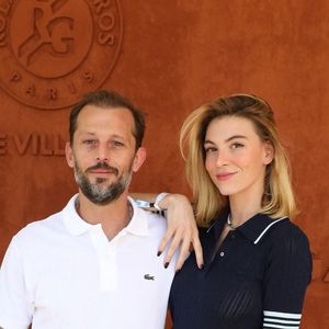 Nicolas Duvauchelle et sa compagne Chloé Roy au village lors des internationaux de France Roland Garros à Paris le 13 juin 2021. © Dominique Jacovides / Bestimage