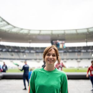 Elle privilégie des gestes simples intégrés à son quotidien.

Portrait de Nathalie Pechalat assiste à 'La Journée Evasion' par l'association Premiers de Cordee, qui se tient au Stade de France, à St-Denis (saint-denis) près de Paris, France, le 28 mai 2025. Photo par Alexis Jumeau/ABACAPRESS.COM