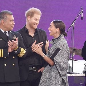 Exclusif - Le prince Harry, duc de Sussex et Meghan Markle, duchesse de Sussex, remettent un prix honorifique à Kevin Costner lors de son gala de charité One805 Live, organisé sur son terrain de polo à Summerland près de Santa Barbara, le 22 septembre 2023.