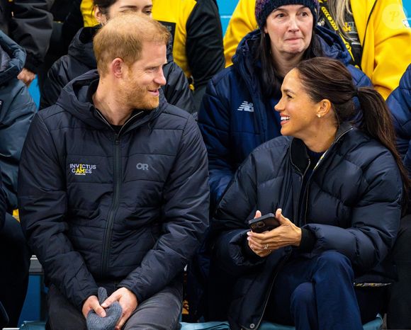 Le prince Harry, duc de Sussex, et Meghan Markle, duchesse de Sussex, ont été aperçus au Hillcrest Recreation Centre au Canada, soutenant le curling en fauteuil roulant lors des Invictus Games Vancouver Whistler 2025, le 09 février 2025. ©Backgrid USA / Bestimage