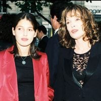 "Ma mère est restée sur l'île mais moi je suis partie dans le Marais" : Jennifer Ayache, la fille de Chantal Lauby, a posé ses valises au cœur du Paris qui ne dort jamais