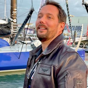 Un nouveau rôle qui n’est pas une fin de parcours puisqu'il continue de s'entrainer pour de futures missions lunaires.

Thomas Pesquet - People à la 10ème édition du Vendée Globe 2024 aux Sables d'Olonne le9 novembre 2024.
© Fabien Faure / Bestimage