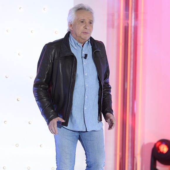 Michel Sardou - Enregistrement de l'émission "Vivement Dimanche" à Paris le 16 Septembre 2015 et qui sera diffusée le 20 Septembre 2015. ©COADIC GUIREC / BESTIMAGE