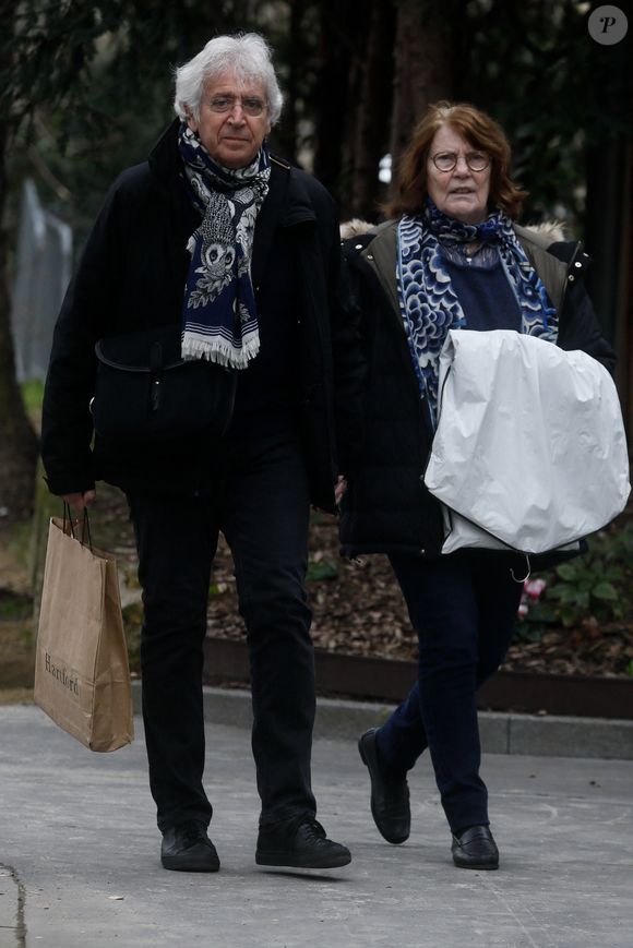 Yves Duteil et sa femme Noëlle Léonore Mallard - Arrivées à l'enregistrement de l'émission "Vivement Dimanche" présentée par M. Drucker qui sera diffusée le 24 mars 2024 sur France 3, au Studio Gabriel à Paris, France, le 13 mars 2024. © Christophe Clovis / Bestimage