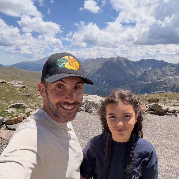 Laurent Ournac profite de vacances en famille aux côtés de Ludivine, Léon et Capucine. Capture d'écran Instagram
