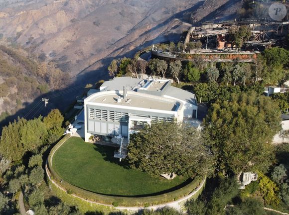 Exclusif - La maison de Tom Hanks a été épargnée par l'incendie de Pacific Palisades alors que ses proches voisins n'ont pas eu la même chance ! le 9 janvier 2025.
