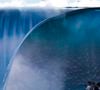 Ce mardi, en clôture de la toute première journée de la Fashion Week masculine, le directeur artistique a transformé les jardins de la Cité Universitaire en un spot de surf paradisiaque.

Défilé de mode Louis Vuitton Prêt à Porter Collection Homme Printemps/Été 2027 lors de la Fashion Week de Paris, à la Cité Internationale Universitaire de Paris, France, le 23 juin 2026. © Bestimage