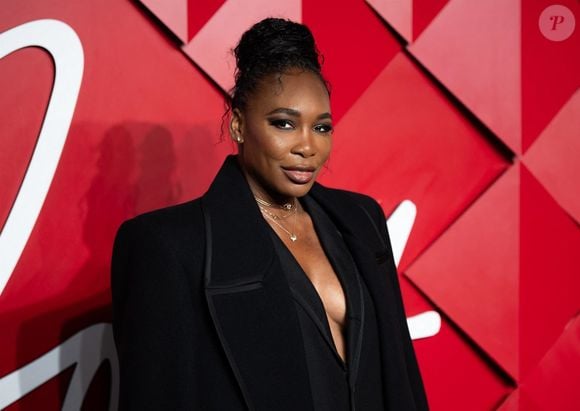 Pour l'heure, aucune date de mariage n'a été annoncée.

Venus Williams au photocall de la soirée des Fashion Awards 2024 au Royal Albert Hall de Londres, le 2 décembre 2024. 

Photo : Backgrid UK / Bestimage