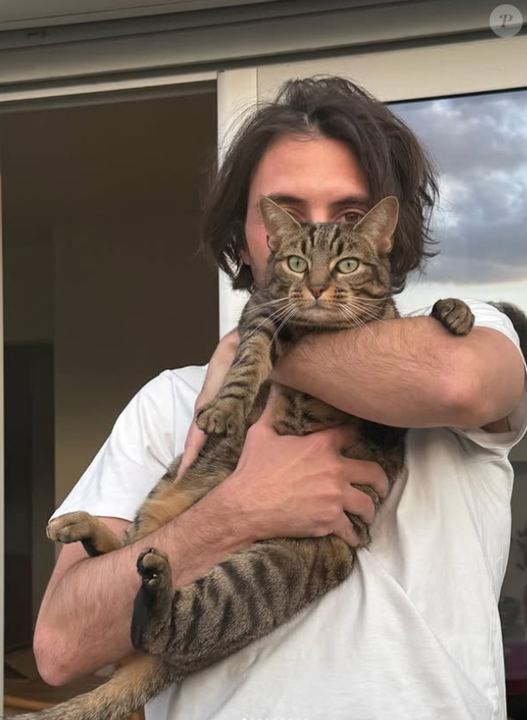 Un chat prénommé Odile.

Etienne Carbonnier sur Instagram