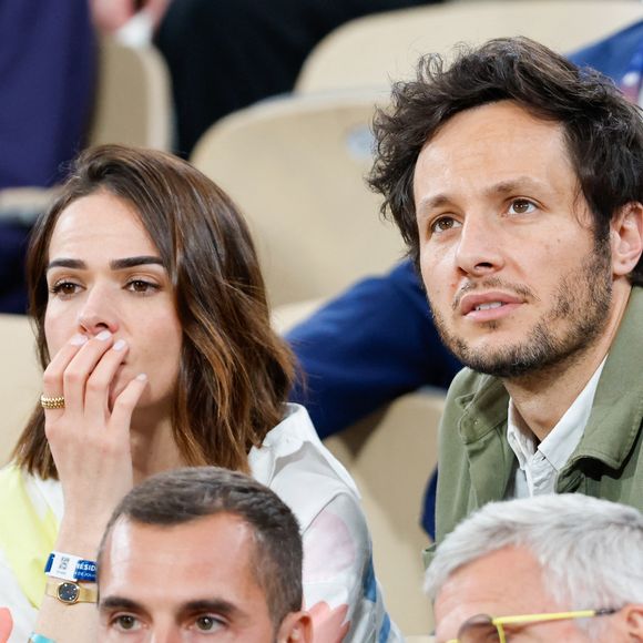 Le chanteur Vianney et sa femme Catherine Robert en tribunes lors des Internationaux de France de Tennis de Roland Garros 2025, à Paris, France, le 6 juin 2025. © Jacovides-Moreau/Bestimage