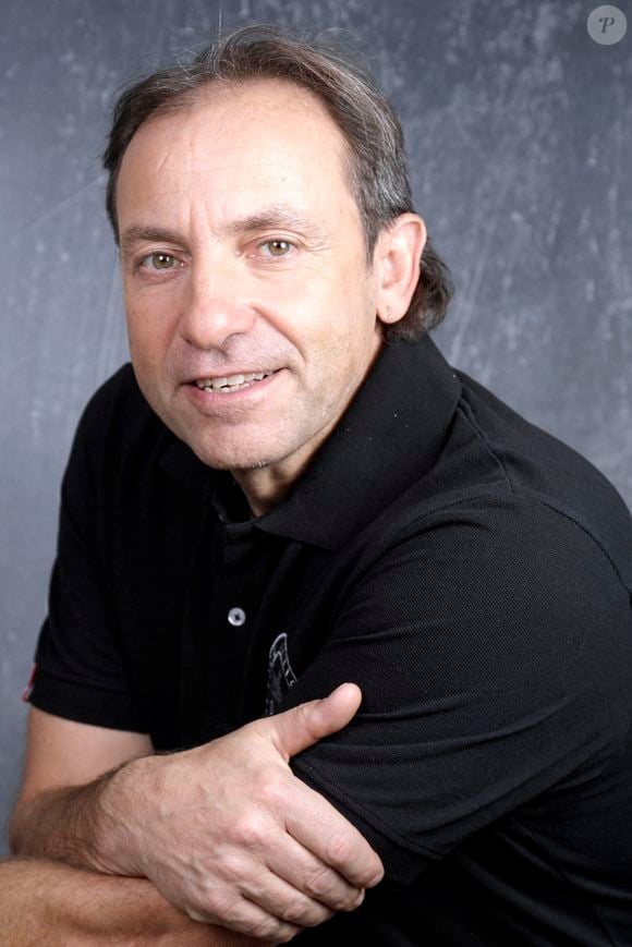 Exclusif - Portrait de Philippe Candeloro à Paris, le 6 novembre 2024.
© Cédric Perrin/Bestimage