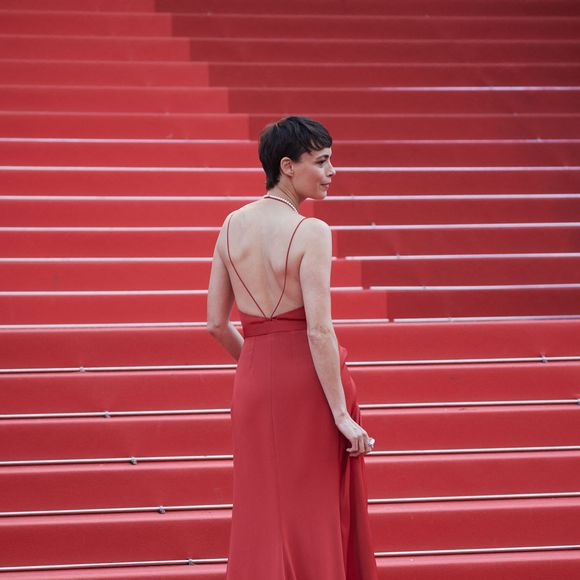À 47 ans, Bérénice Béjo a appris à accepter les changements de son corps et à s’affranchir des diktats de beauté. 

Bérénice Bejo - Montée des marches du film « La plus précieuse des marchandises  » lors du 77ème Festival International du Film de Cannes, au Palais des Festivals à Cannes.
© Jacovides-Moreau / Bestimage