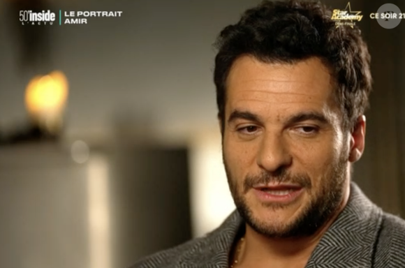 Amir, sur le plateau de 50mn Inside, avec Isabelle Ithurburu. Capture émission de TF1.