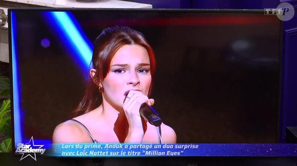 La candidate a été très émue de cette prestation.

Extrait de la quotidienne de la Star Academy. Photo par TF1