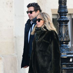 "Avec sa maman, on lui a toujours fait écouter beaucoup de musique, classique surtout. Elle adore chanter. Elle vient à mes répétitions et elle ne comprend 

Laurent Gerra et sa femme Christelle Bardet - Arrivées aux obsèques de Gérard Collomb en la cathédrale Saint-Jean à Lyon le 29 novembre 2023. © Romain Doucelin/Bestimage