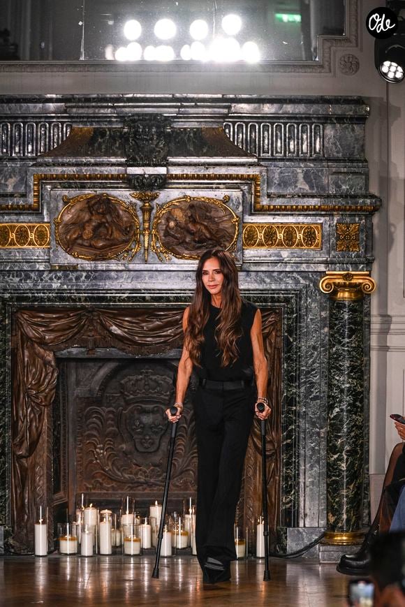La créatrice Victoria Beckham - Défilé Victoria Beckham mode femme automne / hiver 2024-2025 lors de la Fashion Week de Paris (PFW), à l'hôtel Salomon de Rothschild, à Paris, France. Agence / Bestimage
