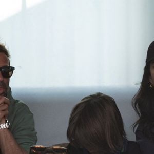 Nolwenn Leroy et son compagnon Arnaud Clément et leur fils Marin en tribunes lors de la finale messieurs des Internationaux de France de Tennis de Roland Garros 2025 (jour 15), à Paris, France, le 8 juin 2025. © Cyril Moreau/Bestimage