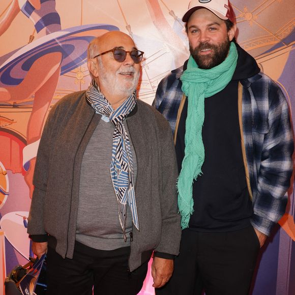 Une parenthèse de rêve hors du temps au cœur de la capitale pour l’acteur et son enfant, tous deux habillés de manière décontractée.

Gérard Jugnot et son fils Arthur Jugnot au photocall de la générale du spectacle "Tempo" du Cirque d'Hiver Bouglione à Paris, France, le 18 octobre 2025. © Coadic Guirec/Bestimage
