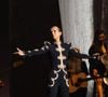 Mais au-delà de sa garde-robe haute couture, l'artiste a opté pour une mise en beauté impeccable pour son grand retour sur scène.

Exclusif - La chanteuse québécoise Céline Dion fait un retour triomphal sur scène à la Plénitude Arena pour le lancement de sa résidence à Paris.

© Bestimage