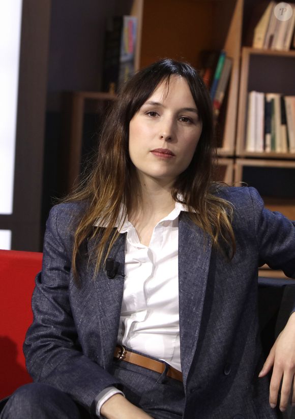 Victoria Mas (Fille de Jeanne Mas) sur le plateau de l 'émission " La grande Librairie " sur France 5. Le 12 février 2020