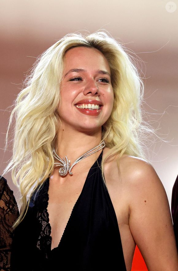 Kim Higelin (Bijoux Tasaki) - Montée des marches du film " Sanguine " lors du 79ème Festival International du Film de Cannes, le 14 mai 2026. © Jacovides-Moreau / Bestimage
|J - Montée des marches du film " Sanguine " lors du 79ème Festival International du Film de Cannes