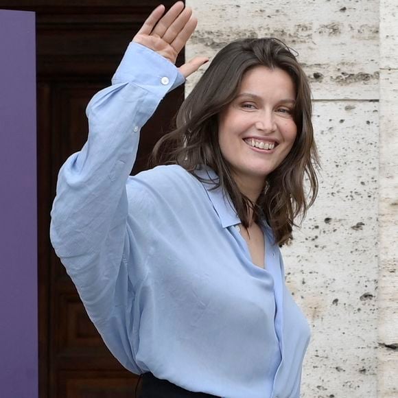 Mère de quatre enfants, elle se montre très vigilante face aux écrans.

Laetitia Casta à Rome, en mai 2024. ©AGENCE / BESTIMAGE