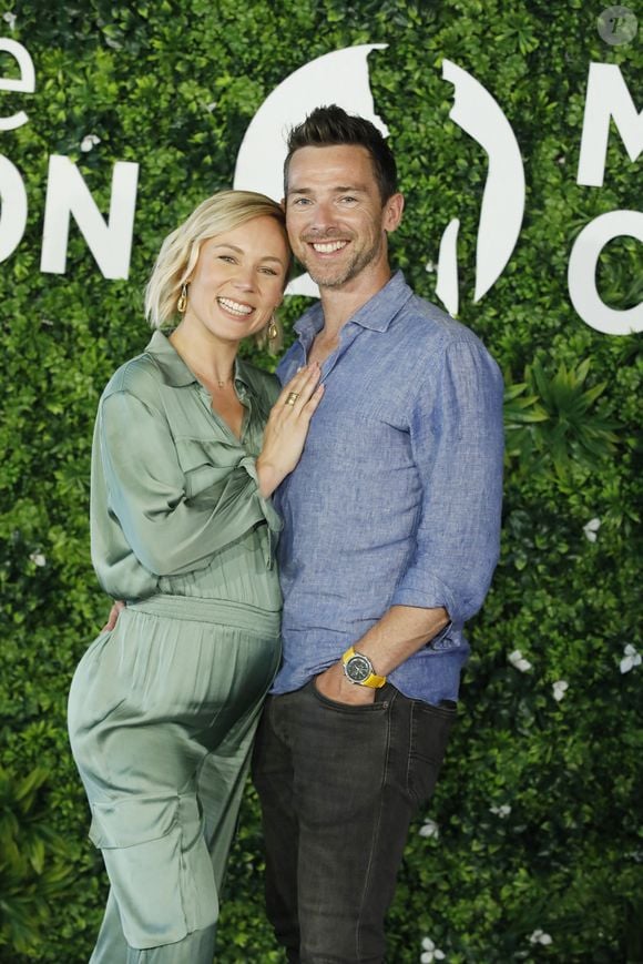Emmanuelle Berne continue de vivre de sa passion : la danse.

Emmanuelle Berne (enceinte) et Chris Buncombe au photocall de la série "Danse avec les stars" lors du 62ème Festival de Télévision de Monte-Carlo, à Monaco, le 18 juin 2023. © Denis Guignebourg/BestImage