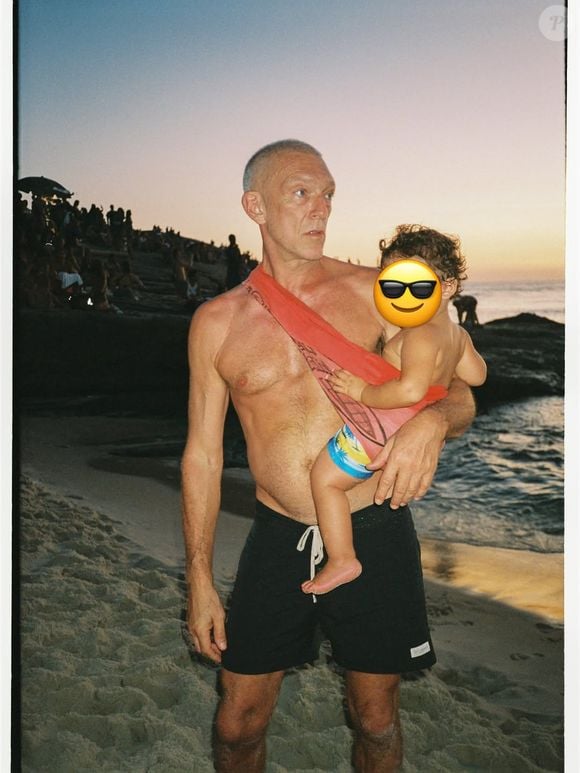 Vincent Cassel pose avec son fils, Caetano, issu de sa relation avec Narah Baptista.