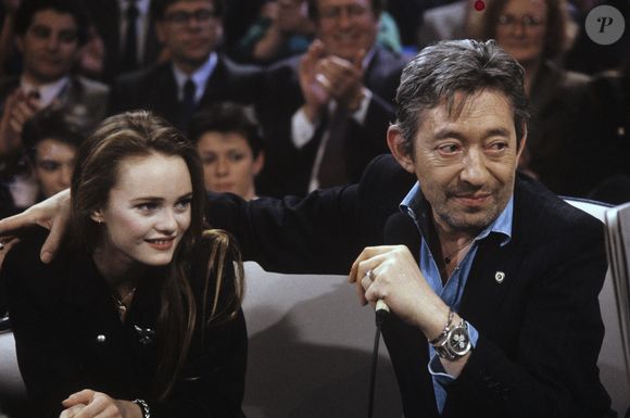 Vanessa Paradis et Serge Gainsbourg lors de l'émission "Sacrée Soirée", le 16 mars 1990 à Paris. © Bernard Leguay via Bestimage