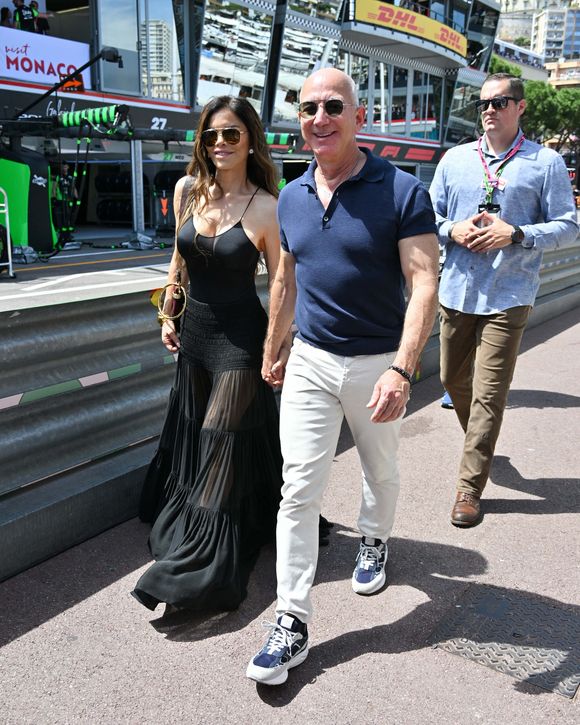 Monte Carlo : Monaco, Jeff Bezos et Lauren Sanchez au GP de Monaco 2025. photo : Jeff Bezos et Lauren Sanchez (Crédit photo : © Manuele Mangiarotti/IPA via ZUMA Press)