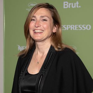 Julie Gayet - Soirée Nespresso x Brut 2025 lors du 78ème Festival de Cannes à La Plage Nespresso le 15 mai 2025. © Lionel Urman/Bestimage