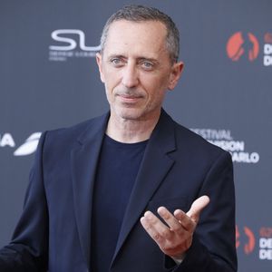 Gad Elmaleh sur le tapis rouge du photocall de la cérémonie d'ouverture du 62ème Festival de Télévision de Monte-Carlo, à Monaco, le 16 juin 2023. © Denis Guignebourg/BestImage