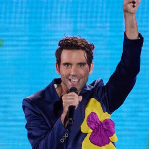 Exclusif - Mika - Enregistrement de l'émission "Tous avec les bleus, le concert événement", diffusée en direct sur TF1 le 12 octobre 2023, au Village Rugby, place de la Concorde, à Paris En direct du Village Rugby, un concert pour fêter l'entrée du XV de France dans les quarts de finale de la plus prestigieuse compétition de Rugby. © Cyril Moreau-Veeren / Bestimage