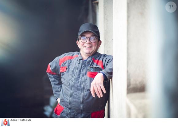 D'un côté, il y a Antoine, âgé de 46 ans et originaire des Vosges, qui n'a malheureusement reçu aucun courrier. 

Antoine, candidat de "L'amour est dans le pré 2025", sur M6