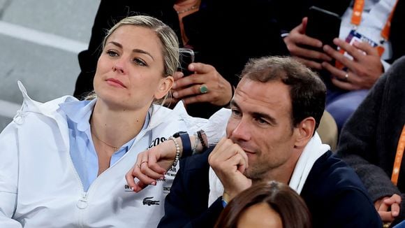 Sortie sans bébé pour Laure Boulleau : la star de Canal + profite à Roland-Garros avec le père de sa fille, un ancien sportif professionnel