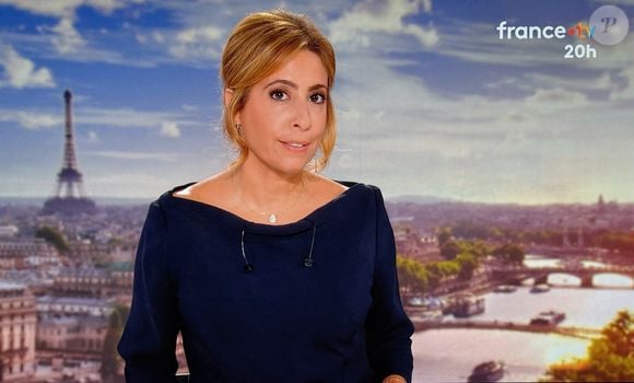 Captures d'écran - Léa Salamé présente son premier journal de 20 heures sur France 2 le 1er septembre 2025.

© Alain Guizard / Bestimage