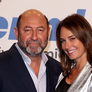 Une procédure judiciaire a opposé le couple aux professionnels du chantier pour escroquerie présumée.

Kad Merad et sa femme Julia Vignali - Photocall de la cérémonie d'ouverture du 17ème Festival Lumière à la Halle Tony Garnier à Lyon, le 11 octobre 2025.
© Dominique Jacovides / Bestimage