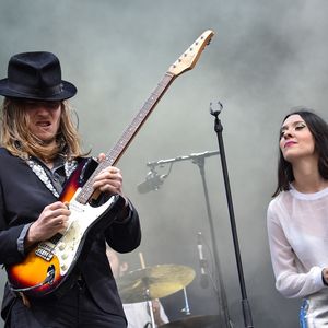 Ginger Romàn mène une carrière d'actrice. Simone Ringer est devenue graphiste et chanteuse. Et Raoul Chichin est un guitariste émérite. Simone et Raoul ont d'ailleurs marché dans les pas de leurs célèbres parents en fondant ensemble le groupe Minuit.

Concert du groupe Minuit avec les enfants de Catherine Ringer et Fred Chichin, Simone et Raoul (Simone Ringer, Joseph Delmas, Raoul Chichin, Tanguy Truhe, Clément Aubert) lors du festival "We Love Green" dans une clairière du bois de Vincennes le 4 Juin 2016. © Lionel Urman / Bestimage