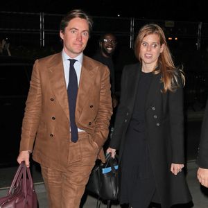 La princesse Beatrice d'York et son mari Edoardo Mapelli Mozzi lors de l'inauguration de l'hôtel Chancery Rosewood à Londres, Royaume-Uni, le 14 octobre 2025, marquant le lancement de l'hôtel de luxe par une soirée scintillante.  Photo par Backgrid UK/ Bestimage