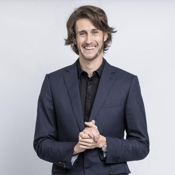 Exclusif - Jean-Baptiste Maunier - Jour 1 - Studio - Enregistrement de l'émission "Le grand restaurant,  la guerre de l’étoile », diffusée le 15 décembre sur M6
© Cyril Moreau / Bestimage