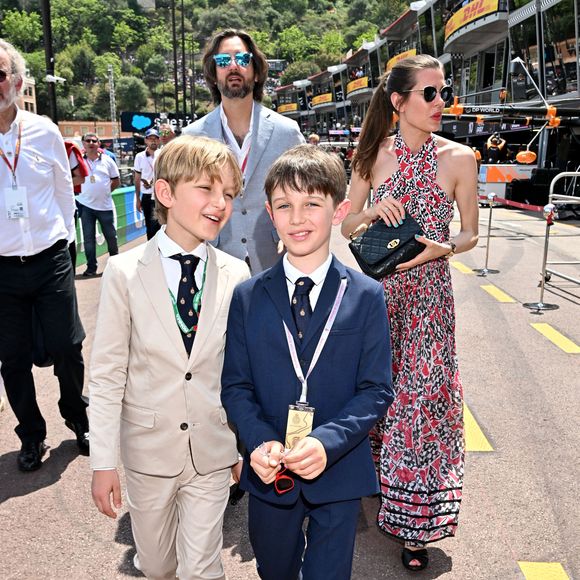 Dimitri Rassam et sa femme Charlotte Casiraghi , Sacha Casiraghi, Raphael Elmaleh - La famille princière de Monaco lors du 80ème Grand Prix de Monaco de Formule 1 à Monaco le 28 mai 2023. © Bruno Bebert/Bestimage