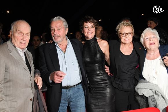Michel Bouquet, Alain Delon, Anne Le Nen avec sa compagne Muriel Robin et Line Renaud - Avant-première du film "Des gens bien" au cinéma Gaumont-Opéra à Paris le 2 avril 2019. © Coadic Guirec/Bestimage