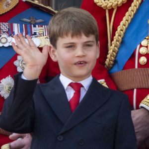 Le prince Louis de Galles, - Les membres de la famille royale britannique au balcon de Buckingham Palace lors de la cérémonie Trooping the Colour à Londres, le 14 juin 2025. Affecté par le crash du Boeing 787 Dreamliner à Ahmedabad du 12 juin, le souverain et les officiels porteront un brassard noir en hommage aux plus de 270 victimes. Bon nombre d'elles étaient des ressortissants britanniques.
© Goff Inf / Bestimage