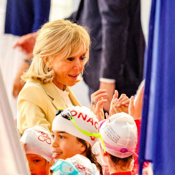 La Première Dame française Brigitte Macron lors d'un Water Safety Day de la Fondation Princesse Charlène de Monaco à la piscine du Stade Louis II de Monaco, le 8 juin 2025. © Claudia Albuquerque/Bestimage