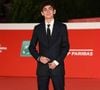 Le 19 juin, il a sorti son nouveau ttire, qui s'intitule "Rooftop of Your House". 

Leon Hesby sur le tapis rouge à l'occasion de la projection du film « Promises » lors du 19e Festival du film de Rome, à l'Auditorium Parco della Musica, le 17 octobre 2021 à Rome, en Italie. © Photo de Maurizio d’Avanzo/IPA/abacapress.com