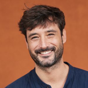 Le chanteur partage de nombreux moments de joie en musique avec ses deux fils.

Jérémy Frérot - Les célébrités au village lors des Internationaux de France de tennis de Roland Garros. 
© Jacovides-Moreau/Bestimage