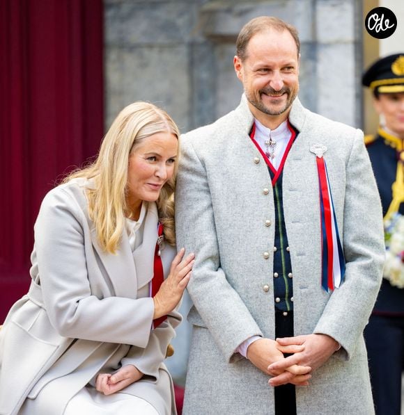 À Oslo, en Norvège, les membres de la famille royale norvégienne ont été aperçus au balcon du Palais royal à l'occasion des célébrations de la Fête nationale.
Dana Press / Bestimage