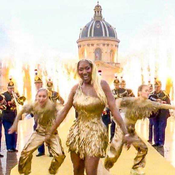 Aya Nakamura a chanté lors de la cérémonie d'ouverture des Jeux Olympiques

Aya Nakamura chante lors de la cérémonie d'ouverture des Jeux Olympiques (JO) de Paris 2024, à Paris, France, le 26 juillet 2024.