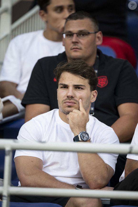 Antoine Dupont avant la finale du Top 14 de rugby français entre le Stade Toulousain (Toulouse) et l'Union Bordeaux-Begles (UBB) au Stade de France à Saint-Denis, au nord de Paris, le 28 juin 2025.Photo par Eliot Blondet/ABACAPRESS.COM